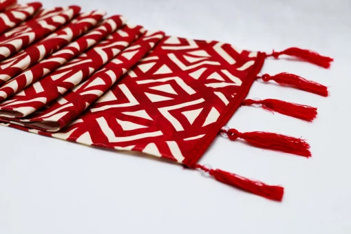 Red Table Runner/Overlay - 6 seater - Image 2